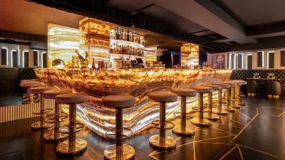 TEN 11 Lounge Nomad
